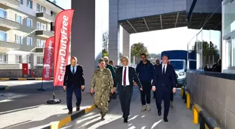 Ardahan Valisi Türkgözü Gümrük Kapısı'nda İncelemelerde Bulundu