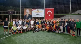 Kuşadası'da Cumhuriyet Kupası Futbol Turnuvası Düzenlendi