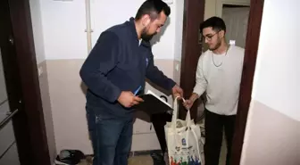 Eyüpsultan Belediyesi Üniversite Öğrencilerine Gıda Destek Paketleri Sunuyor