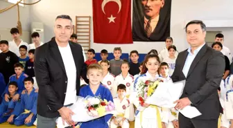 Manisa Büyükşehir Belediyespor Judo Takımı Antrenmanını Ziyaret Etti