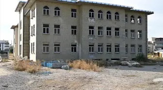 Manisa Valisi Ünlü, Akhisar'da incelemelerde bulundu