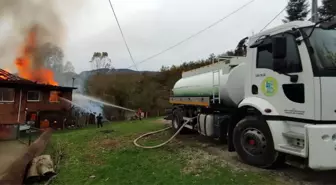 Bartın'ın Ulus ilçesinde çıkan yangında 2 ev kül oldu