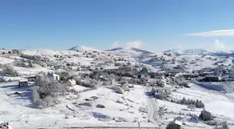 Çambaşı ve diğer yaylalar karla kaplandı