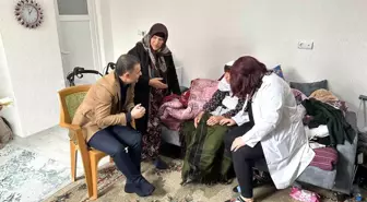 Afyonkarahisar Emirdağ Kaymakamı Yaşlılara Sahip Çıkıyor