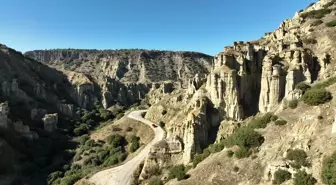 Manisa'daki Kula-Salihli UNESCO Global Jeoparkında peribacalarına çevre düzenlemesi projesi