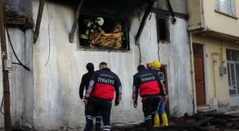 Kütahya'da Ahşap Evde Çıkan Yangında Bir Kişi Hayatını Kaybetti