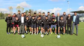 Pazar Belediye Başkanı Erdoğan Yılmaz, Pazarspor antrenmanına katılarak futbolculara moral verdi