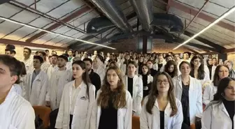 İstanbul Kent Üniversitesi Diş Hekimliği Fakültesi'nde Beyaz Önlük Giyme Töreni Düzenlendi