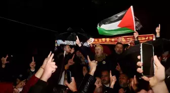 Futbol Taraftar Grupları İsrail'i Protesto Etti