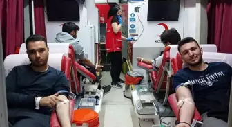 Düzce'deki Gençler Kan Bağışında Bulundu