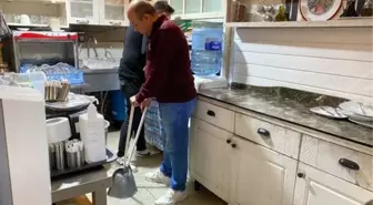 İzmir'de Sağanak Yağış Sonucu Su Baskınları Yaşandı