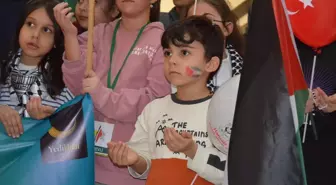 Kütahya'da Çocuklar Filistinli Yaşıtlarına Destek Yürüyüşü Yaptı