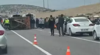 Diyarbakır'da TIR ve traktör çarpıştı: 1 ölü, 1 yaralı