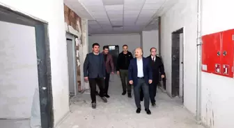 Adıyaman Valisi Osman Varol, Tut ilçesinde deprem konutlarını inceledi