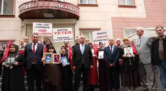 DSP Genel Başkanı Önder Aksakal, Diyarbakır annelerini ziyaret etti