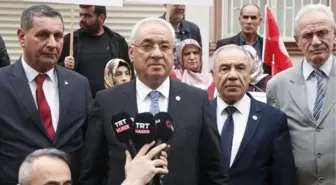 DSP Genel Başkanı Önder Aksakal, HDP önünde evlat nöbetindeki aileleri ziyaret etti
