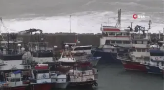 Garipçe'de fırtına balık restoranlarına zarar verdi