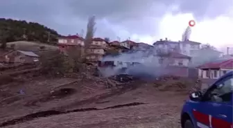 İskilip'te ev ve samanlık yangını