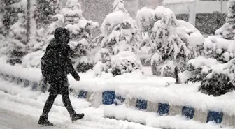 Olumsuz hava şartları nedeniyle birçok il ve ilçede okullar tatil edildi