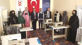 TİKA'dan Afganistan'da terzi adayı engelli kadınlara malzeme desteği