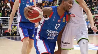 Anadolu Efes, Yukatel Merkezefendi Belediyesi Basket'i mağlup etti