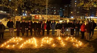 Edirne'de Dünya Çocuk Hakları Günü'nde 'Savaşa İnat, Bir Mum Yak' Etkinliği Düzenlendi