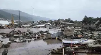 Yalova'da fırtına sonucu balıkçı barınağında büyük hasar