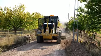 Yeşilyurt Belediyesi, Kırsal Mahallelerin Yollarını Yenileyerek Ulaşım Kalitesini Artırıyor