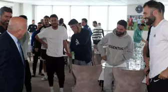 Erzurum Büyükşehir Belediye Başkanı Mehmet Sekmen, Erzurumspor'u ziyaret etti