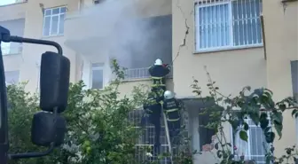 Hatay'ın Belen ilçesinde bir evin balkonunda yangın çıktı