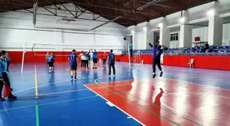 Kütahya'da Eğitim Çalışanları Voleybol Turnuvası Başladı