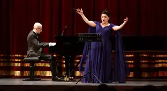 Soprano Pervin Chakar kimdir, kaç yaşında, aslen nereli?