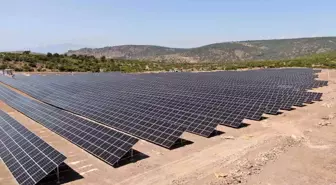 Yunusemre Belediyesi Karaahmetli Mahallesi'nde Güneş Enerji Santrali Kurdu