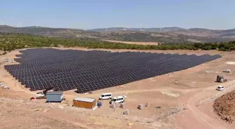 Yunusemre Belediyesi Karaahmetli Mahallesi'nde Güneş Enerji Santrali Kurdu
