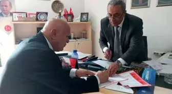 Bayburt Belediye Başkanı Hükmü Pekmezci, 2024 yerel seçimleri için aday adaylığı başvurusu yaptı