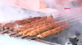Ankara'da Künefe ve Kebap Festivali Başladı