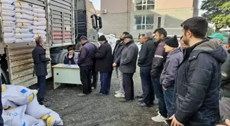 Tokat'ın Yeşilyurt ilçesinde çiftçilere arpa tohumu dağıtıldı