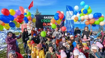 Van'da çocuklar İsrail saldırılarında hayatını kaybedenlere balon bıraktı