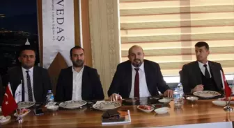 VEDAŞ Bölge Müdürü Fatih Talay, Hakkari'de Muhtarlarla Buluştu