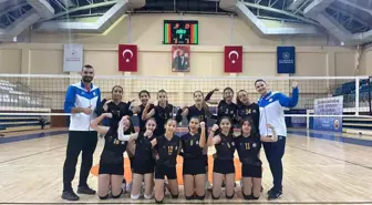 Bozüyük Belediyesi Midi Kız Voleybol Takımı Şampiyon Oldu