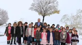 DEPREMDE 20 YAKINI VE ÖĞRENCİSİNİ KAYBETTİ, ACISINI EĞİTİM VEREREK UNUTMAYA ÇALIŞIYOR