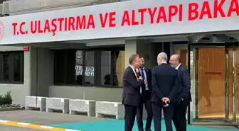 AK Parti Kütahya İl Başkanı ve Milletvekilleri Ulaştırma ve Altyapı Bakanı'nı ziyaret etti