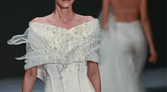 İZFAŞ tarafından düzenlenen IF Wedding Fashion İzmir-Gelinlik, Damatlık ve Abiye Giyim Fuarı'nda 'Narcissus' koleksiyonu sergilendi