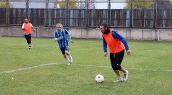 Kayseri'de düzenlenen 100. Yıl Öğretmenler Arası Futbol Turnuvası başladı