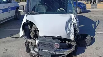 Van'ın Edremit ilçesinde kamyonetler çarpıştı, 1 kişi yaralandı