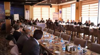 VEDAŞ, Hakkari'deki Muhtarlarla Toplantı Yaptı
