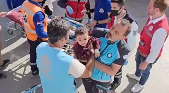 Sağlık Bakanlığına ait uçak ambulans, yaralı üç Gazzeli çocuğu Türkiye'ye getiriyor