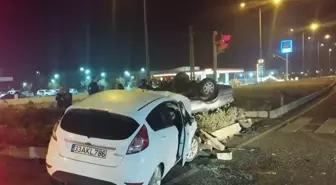 Balıkesir'de Otomobil Kazası: 1 Ölü, 2 Yaralı