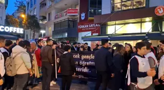 CHP İzmir İl Gençlik Kolları, 24 Kasım Öğretmenler Günü'nde Atanamadığı İçin İntihar Eden Öğretmenleri Andı