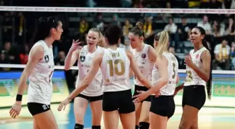 Fenerbahçe Opet, VakıfBank'ı 3-1 yendi